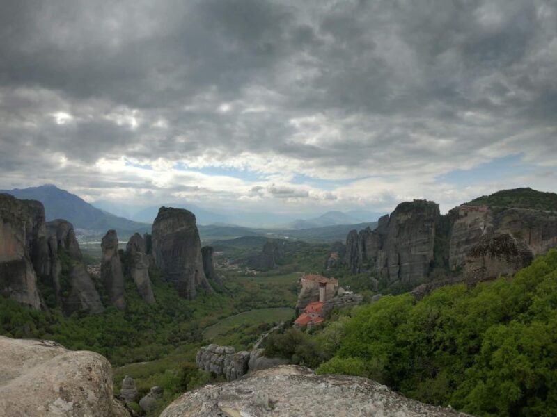 Kalabaka: Meteora Monasteries Minibus Tour With Photo Stops - Important Information