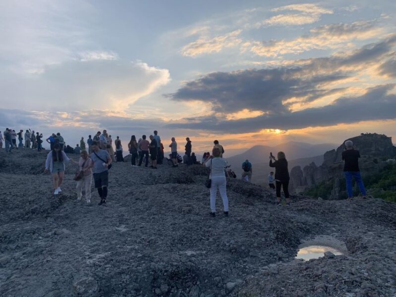 Kalabaka or Kastraki: Meteora Sunset Tour - Important Information