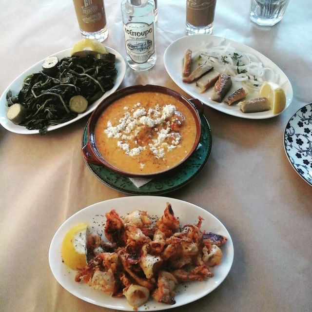 Kalamata: Food Tour and Olive Oil Tasting With Light Lunch - Olive Oil Tasting at a Shop