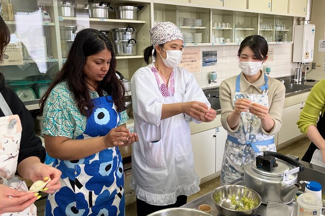 Kamakura Magokoro Ramen Cooking Class - Gyoza Wrapping Technique