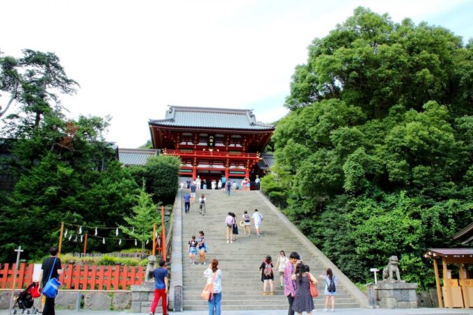 Kamakura Walking Tour With Local Guide Including Hokokuji - Tsurugaoka Hachimangu Shrine