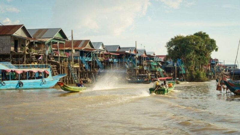 Kampong Phluk Floating Village Tour by Boat - Motorized Boat and Canoe Ride