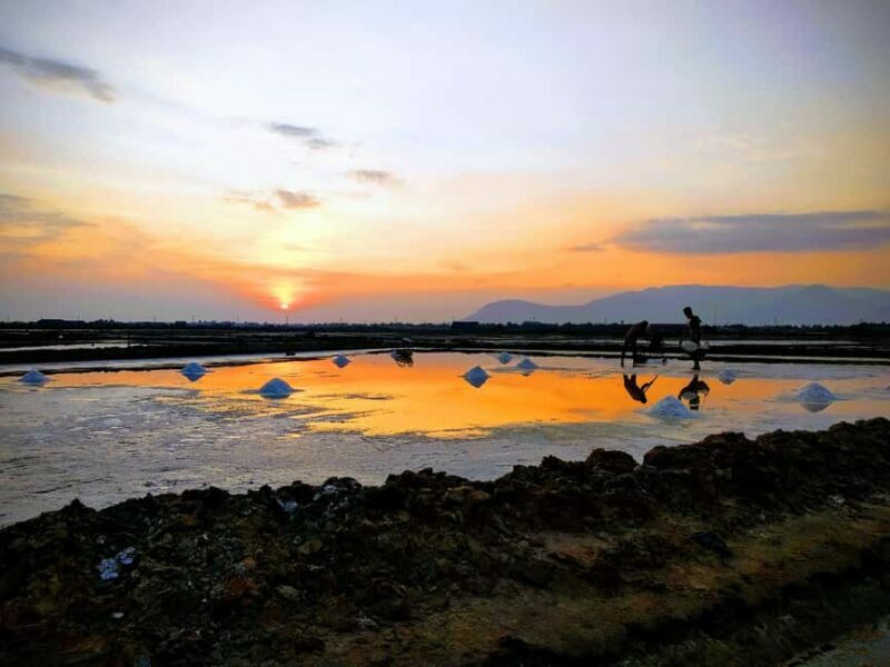 Kampot Pepper & Kep/Crab Market, Salt field, Secret lake - The Sum Up