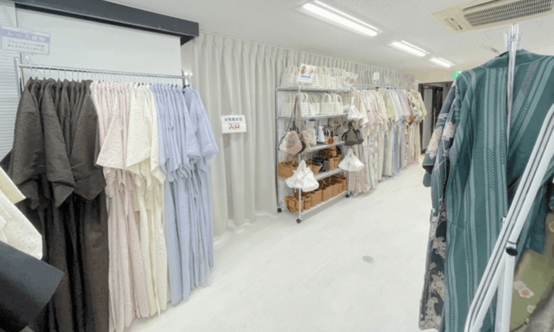 Kanagawa: Kimono Rental in Kamakura Provided by RikaWafuku - Wide Selection of Kimono Items
