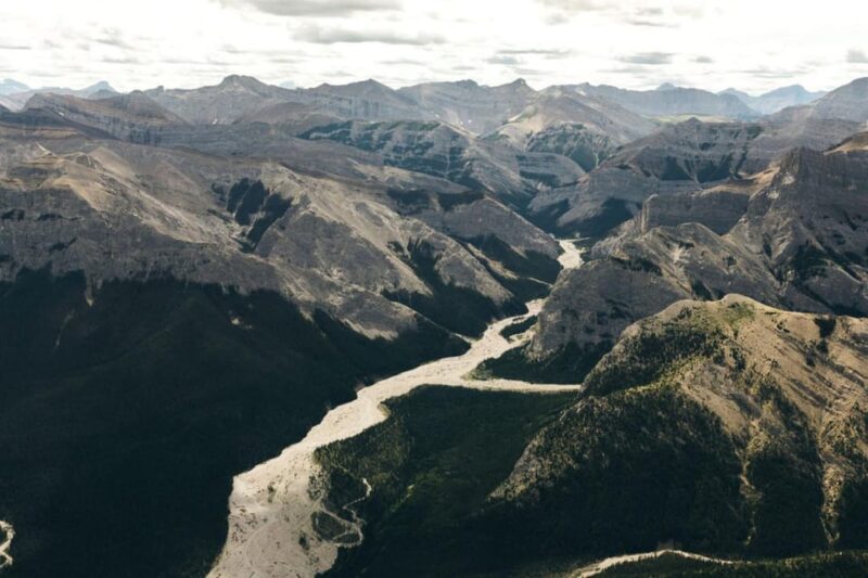 Kananaskis: 30-Minute Heli Tour of Minnewanka Lake and Banff - Scenic Views