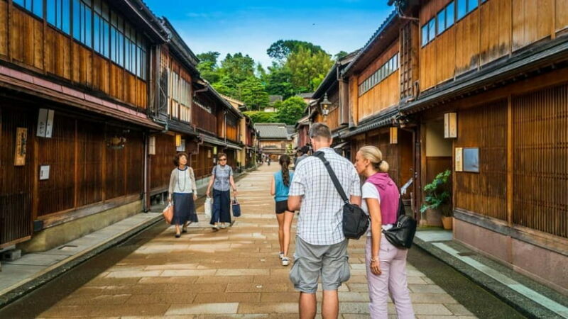 Kanazawa: City Highlights & Hidden Gems Private Walking Tour - Key Points