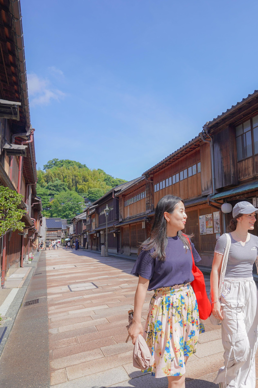Kanazawa Half-day Historical Walking Tour - Kenrokuen Garden: A Seasonal Masterpiece