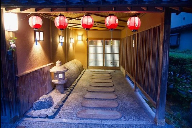 Kanazawa Night Tour With Local Meal and Drinks - Historical and Traditional Commentary