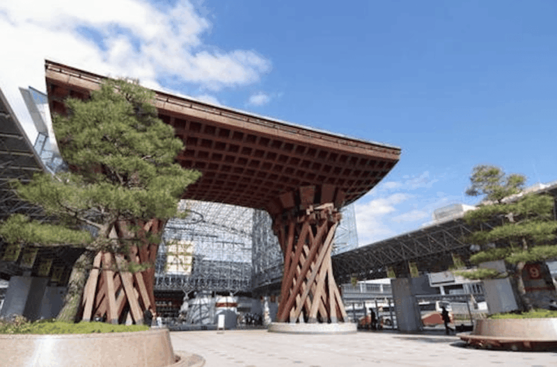 Kanazawa Private Custom Tour With Local Guide - Higashi Chaya District Visit