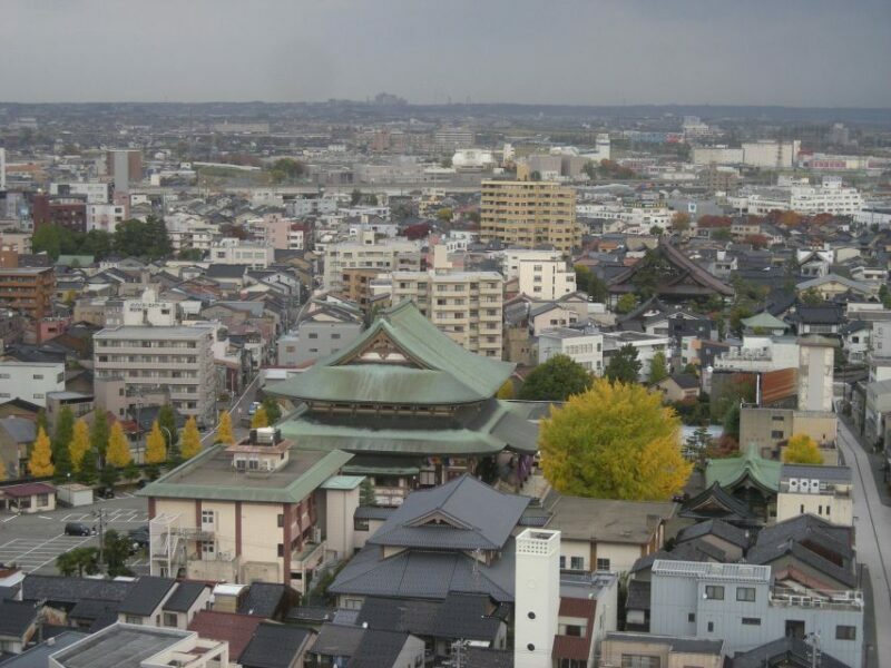 Kanazawa: Private Walking Tour with a Local - Discovering Kanazawa: A City of Surprises