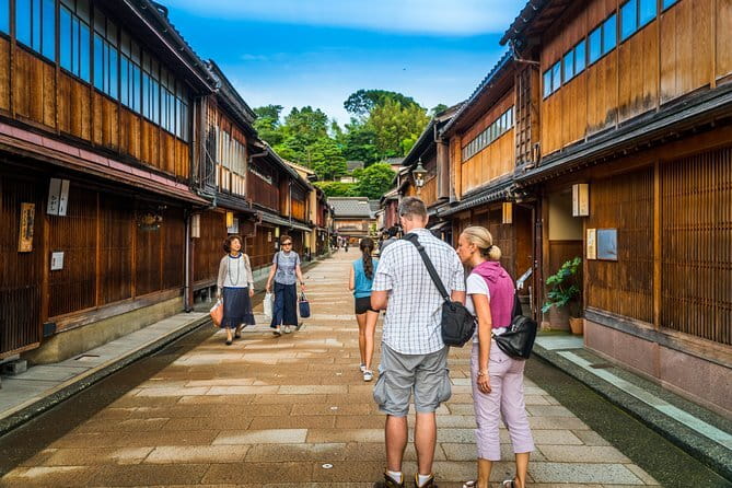 Kanazawa Samurai Experience a Japanese Kendo Workshop - Traditional Japanese Attire for Practicing Kyudo