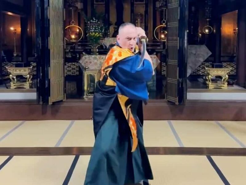 Kanazawa: Samurai Swordsmanship Lesson at a rented temple - Discovering the Experience: A Detailed Look