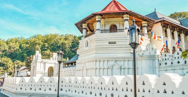Kandy: City Tour and Sightseeing Shopping Tour by Tuk Tuk - Meeting Point