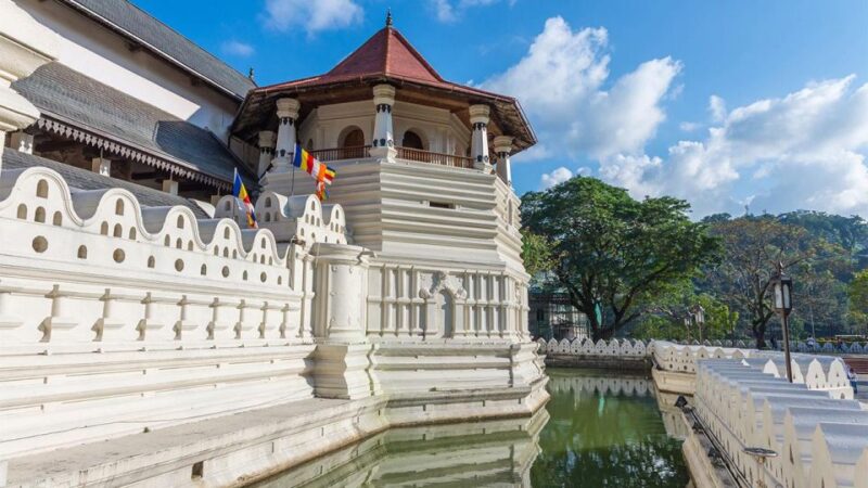 Kandy City Walk With a Local (Private 5-Hour Tour) - Cultural Experiences