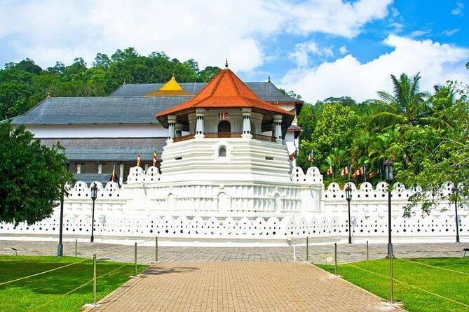 Kandy Full Day Private Tour From Dambulla/Sigiriya/Habrana - Explore Kandys Highlights