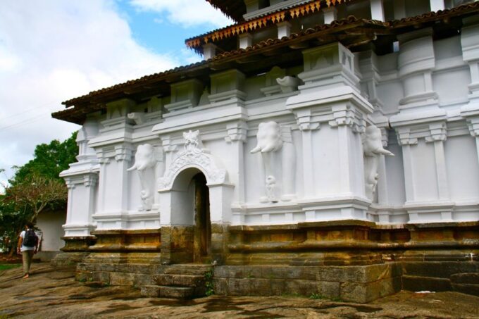 Kandy: Historical Three Temples All-Inclusive Tour - Getting There