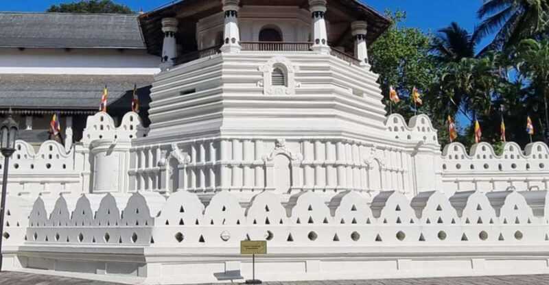 Kandy One Day Tour - Gadaladeniya Temple