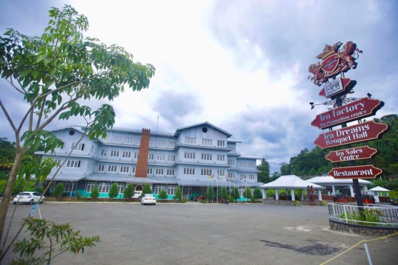 Kandy Royal Botanical Gardens Peradeniya By Tuk Sri Lanka - Inclusions and Exclusions