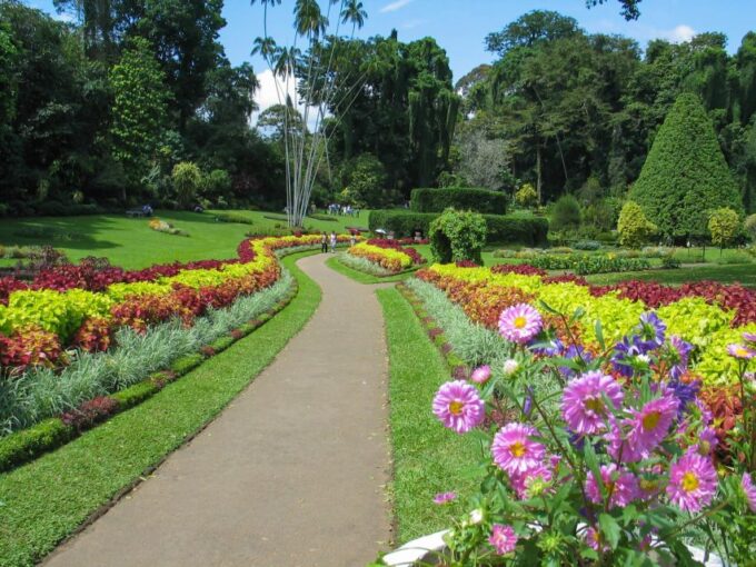 Kandy: Temples, Gardens & Cultural Show City Highlights Tour - Frequently Asked Questions