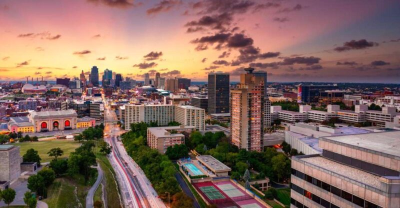 Kansas City's Sweet Escape: Chocolate & Wine Tour - Vibrant Art Scenes and Tasting