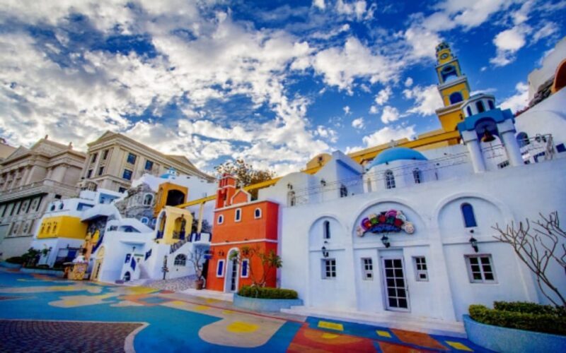 Kaohsiung: E-Da Theme Park Entrance Ticket - Dining and Shopping Options