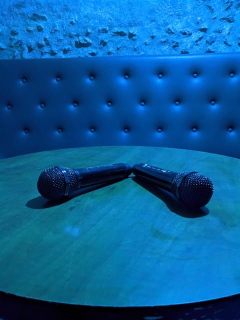 Karaoke in the City Center of Chartres for 2-6 People - Accommodation for Groups