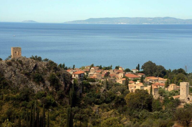 Kardamili : Hiking in Petrovouni - Group Size and Age