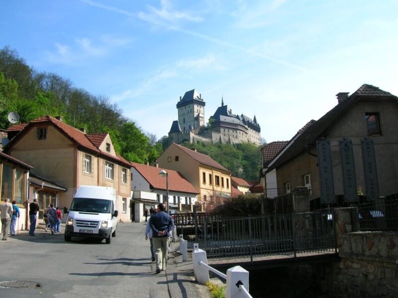 Karlstejn Castle & Crystal Manufactory - Private Tour - Highlights of Karlstejn Castle