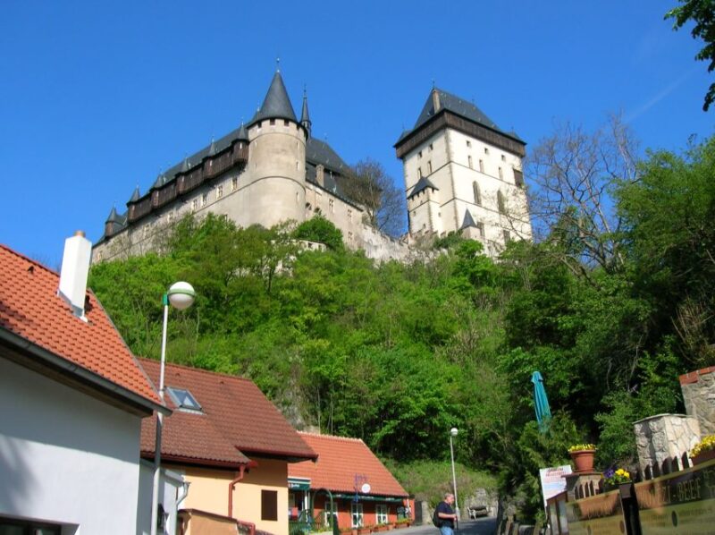 Karlstejn Castle & Crystal Manufactory - Private Tour - Lunch and Souvenir Shopping