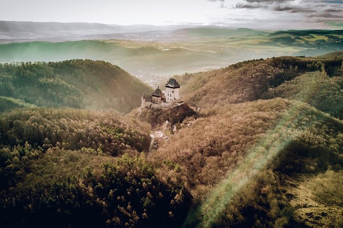 Karlštejn Castle Private Trip: Unveiling Czech Gothic Treasure - Uncovering the Castles Gothic Architecture