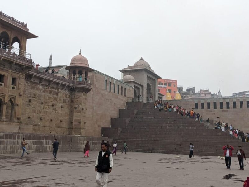 Kashi Vishwanath, Manikanka, Ganga Aarti - Tour Guide Role and Skills