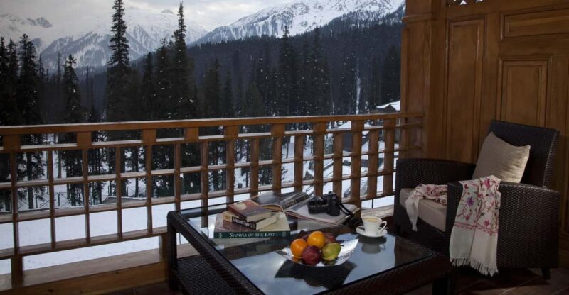 Kashmir: 5-Day Tour With Houseboat Stay and Transfers - Key Points