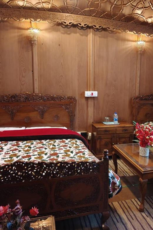 Kashmir Dal Lake Srinagar Houseboat Stay for 4 Days - Itinerary Details