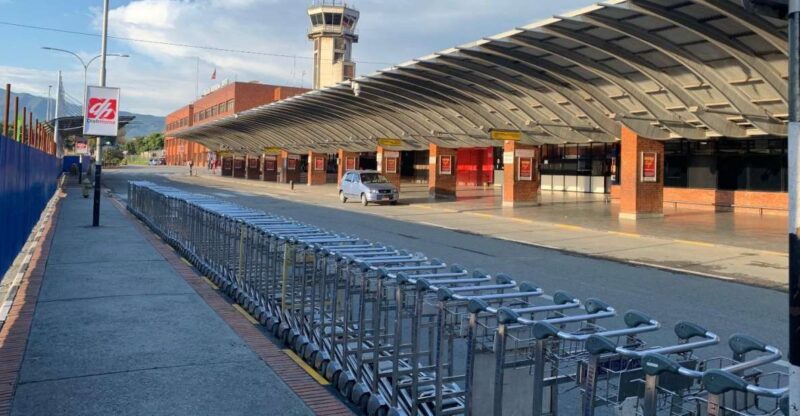 Kathmandu: Airport Arrival & Departure Transfer - Included in the Service