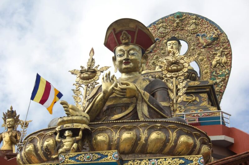 Kathmandu Durbar Walking Tour With Smartphone App - Language Options