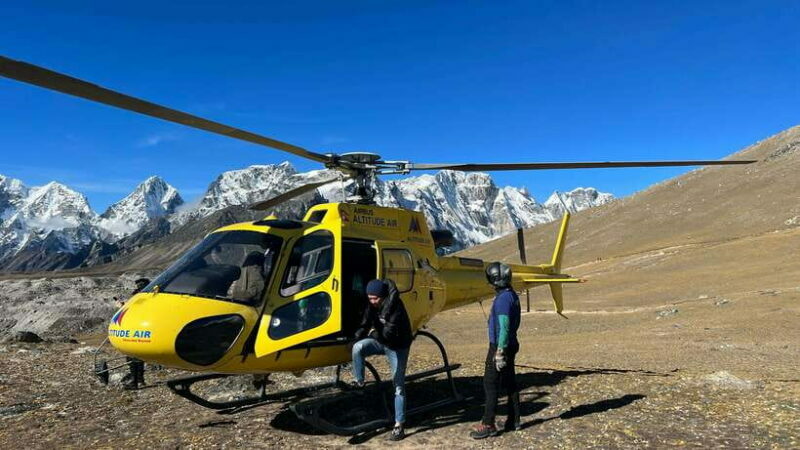 Kathmandu: Everest Helicopter Tour with Landing & Breakfast - What to Expect from the Everest Helicopter Tour