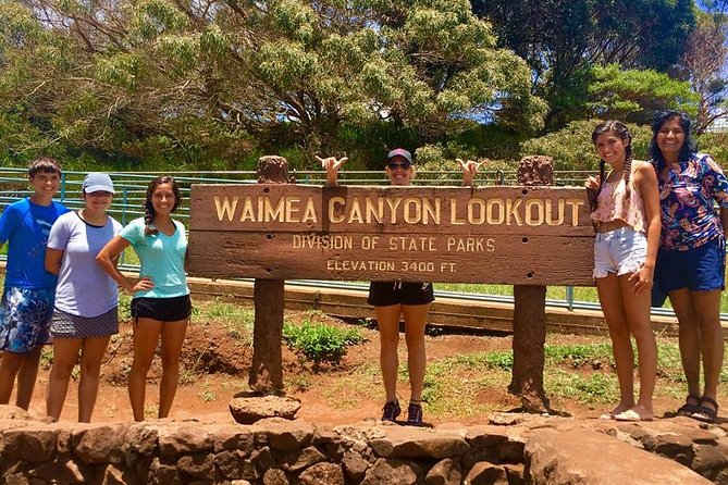Kauai Highlights Small Group Tour. a Taste of the South & West - Lunch at Chicken in a Barrel