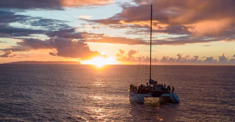 Kauai: Napali Coast Sunset Sailboat Tour With Dinner - Key Points