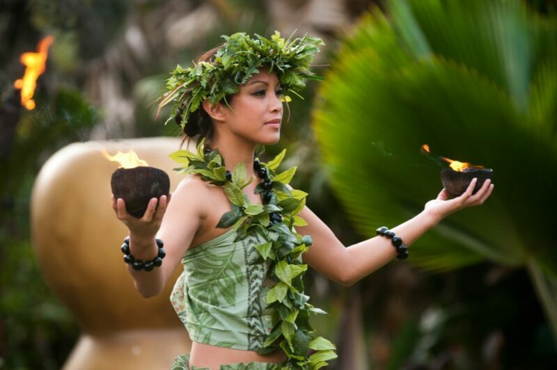 Kauai: VIP Manor House Dinner & Luau Kalamaku Show - Key Points