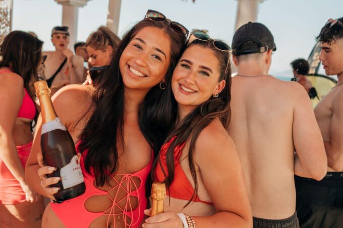 Kavos: Champagne Sessions at Quayside Village - Availability and Refunds