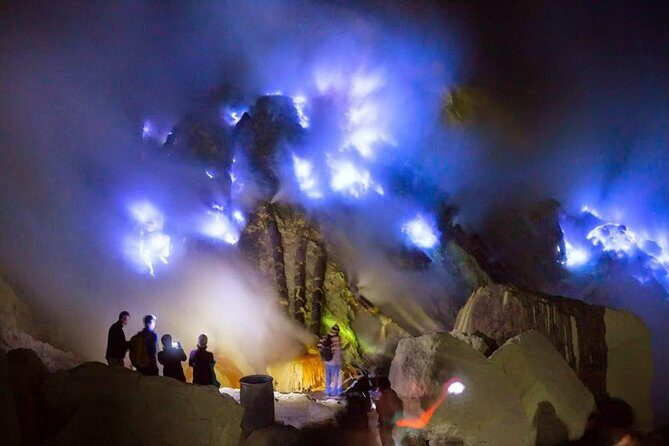 Kawah Ijen Blue Fire Tour - Share Package - The Itinerary: Walking Through the Highlights