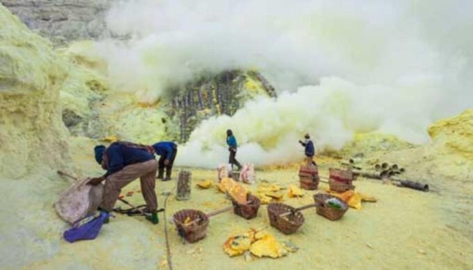 Kawah Ijen Tour From Banyuwangi Escape From the Crowd - Frequently Asked Questions