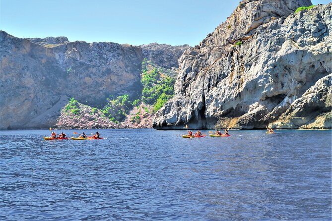 Kayak Secret Beach - Included Amenities and Equipment