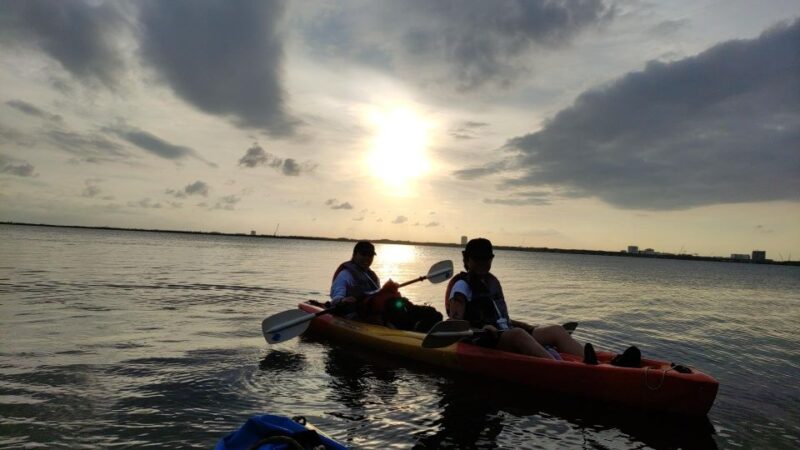 Kayak Sunset in the Lagoon Nichupte by Wayak - Key Points