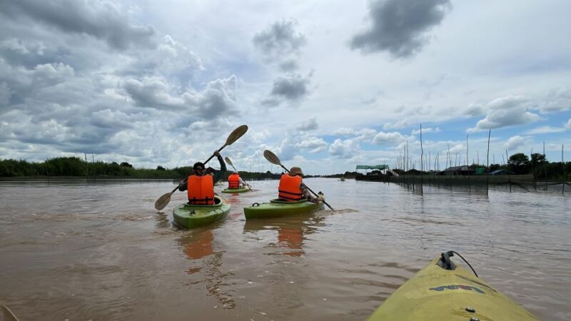 Kayaking on the Lake & Floating Village - Tour Experience