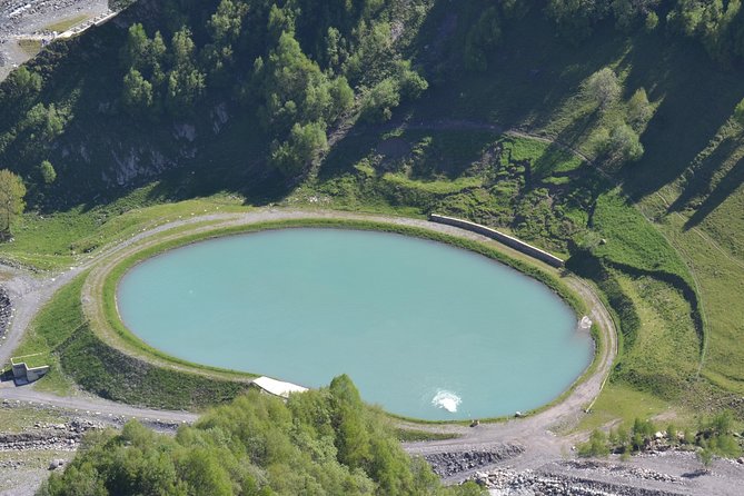 Kazbegi, Gergeti and Ananuri Full Day Tour From Tbilisi - Exploring Ananuri Fortress