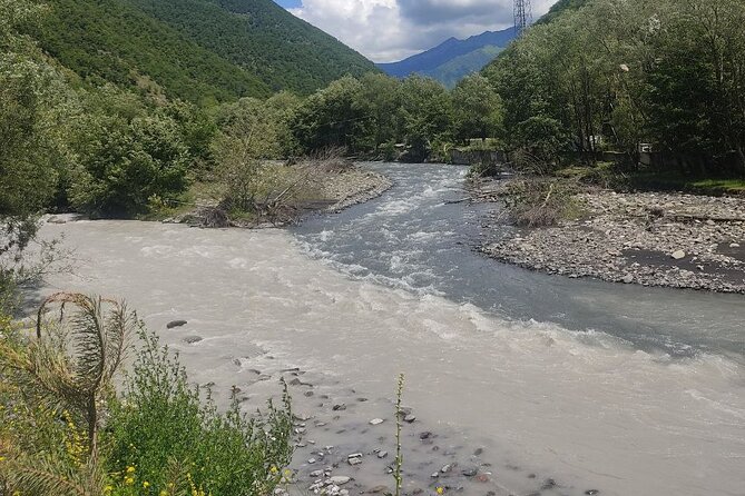 Kazbegi Gudauri Ananuri: Full Day Group Tour - Meeting Information