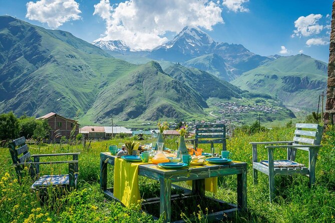 Kazbegi-Gudauri-Ananuri One Day Group Tour From Tbilisi - Dariali and Friendship Monument