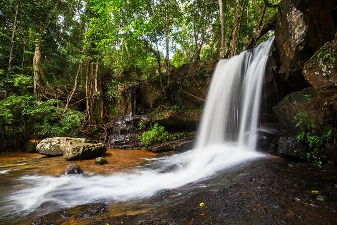 Kbal Spean Trekking Tour With Banteay Srei and Landmine Museum - Key Points
