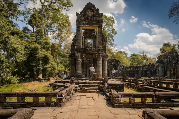 Kbal Spean Trekking Tour With Banteay Srei & Landmine Museum - Inclusions